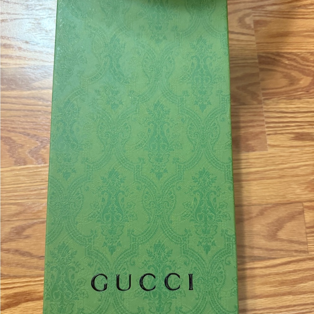 Gucci Black Slides with cut out logo. Size 38. - Picture 4 of 4